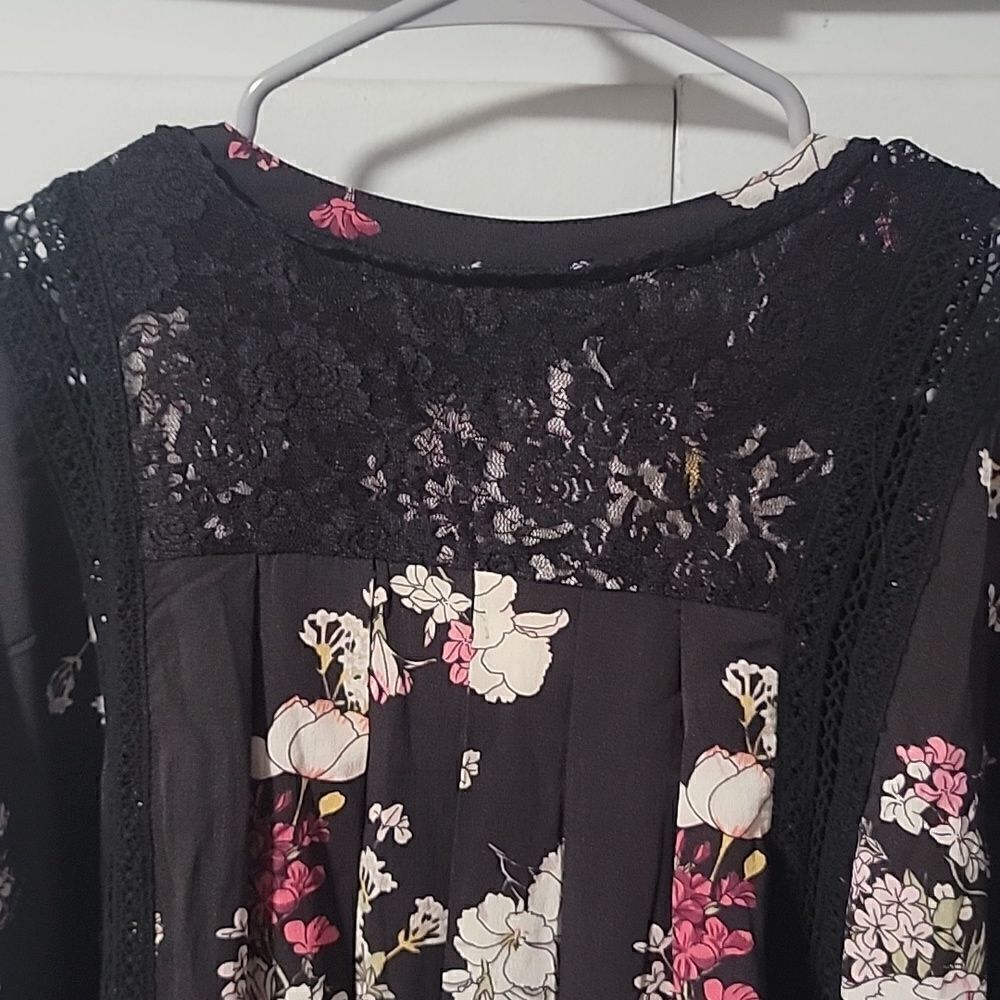 POL Floral Top - Picture 8 of 9
